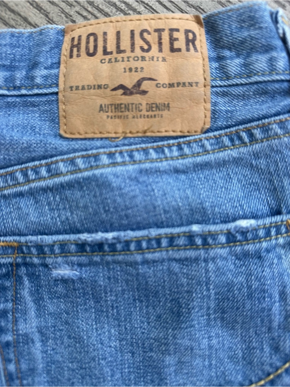 Hollister Men's Light Blue Straight-Leg Jeans Size 32x34 - Picture 7 of 7